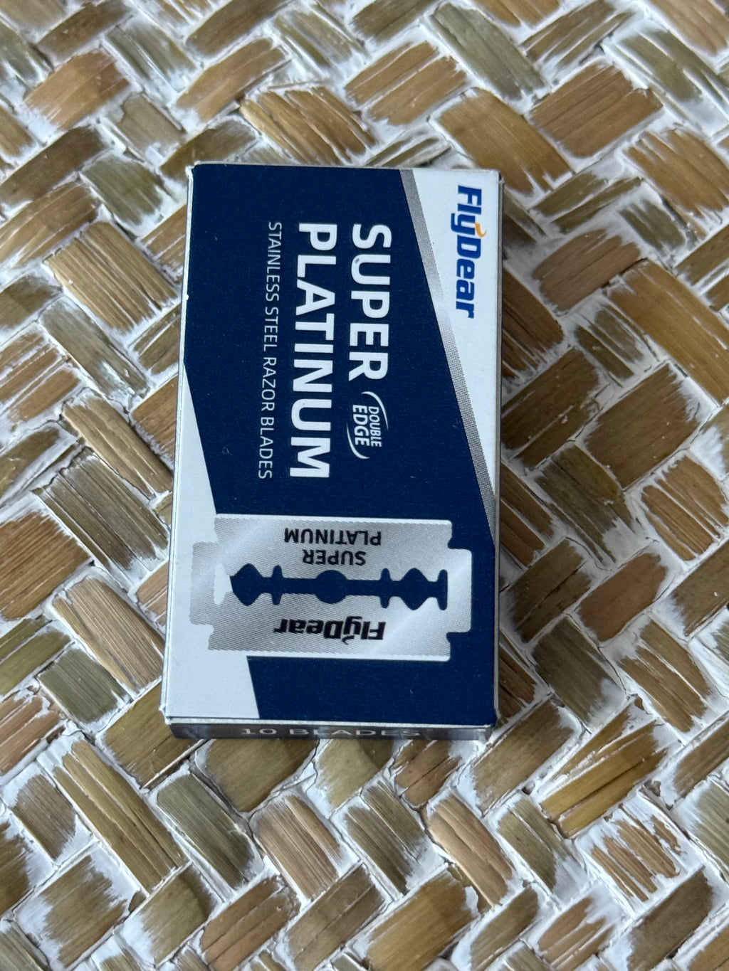 Rose Gold Reusable Safety Razor + 10 Blades